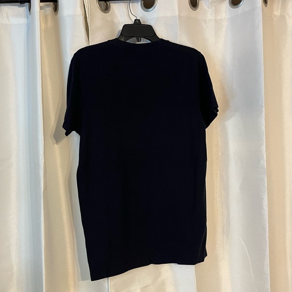 Hollister Tee -NEW - Picture 2 of 2